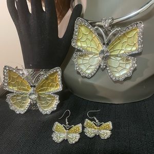 Chunky yellow bling butterfly necklace set